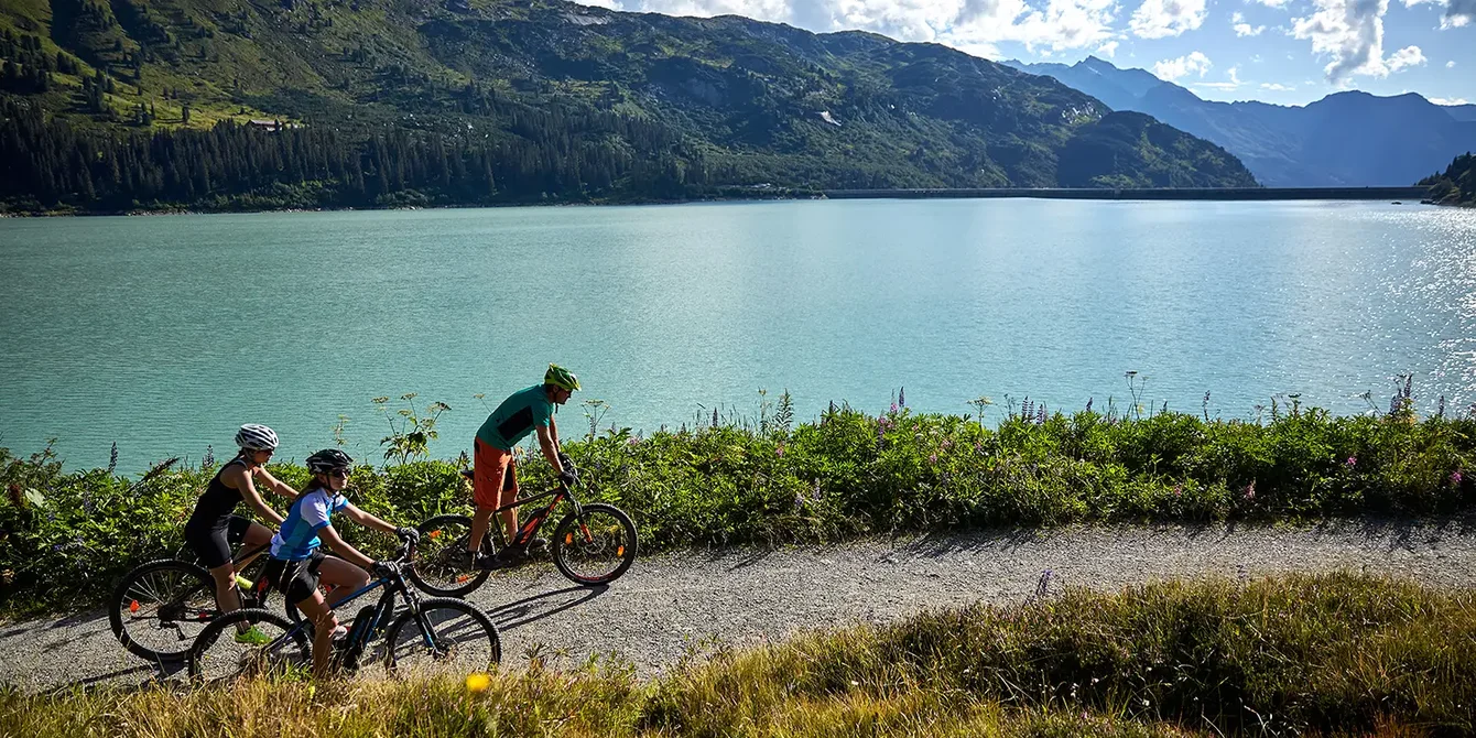 Radfahren am Bergsee im Paznaun